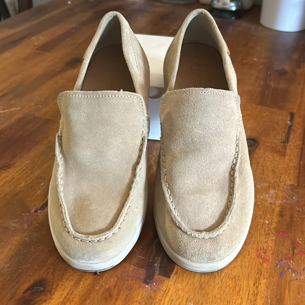 Zara Kids Cream Tan Split Suede Deck Slip On Loafers..Size 34 or 3. Gently Used